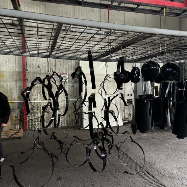 Fırınlanmış Toz Boya Yüzeyi | Dayanıklı ve Estetik Sonuçlar - Ankara Elektrostatik Toz Boya | Dayanıklı ve Estetik Kaplama Çözümleri Fırın sonrası elektrostatik toz boya kaplamalı yüzey görünümü