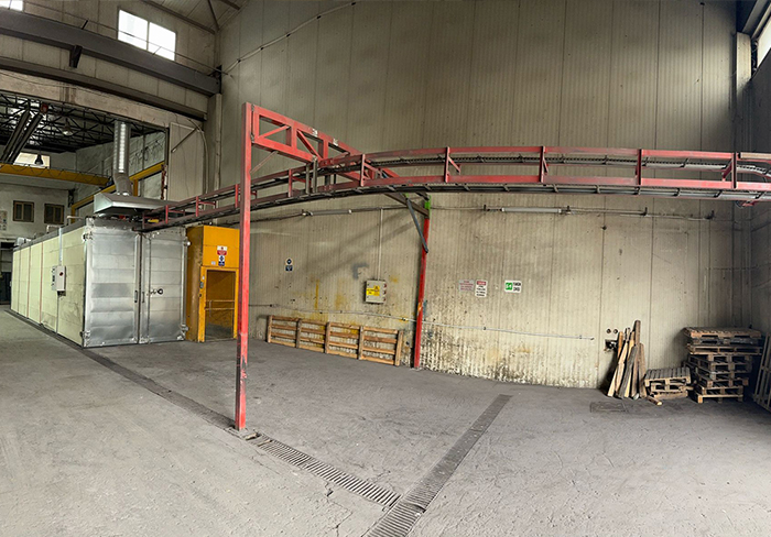 elektrostatik-toz-boya-fırın - Ankara Elektrostatik Toz Boya | Dayanıklı ve Estetik Kaplama Çözümleri Elektrostatik toz boya fırını ile boyama işlemi - Ankara'da endüstriyel toz boya uygulaması